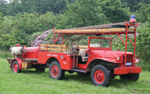brandweer Oostkapelle Dodge Beep oldtimer