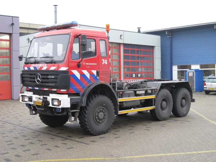 Brandweer Den Haag Mercedes 2638 Prime mover