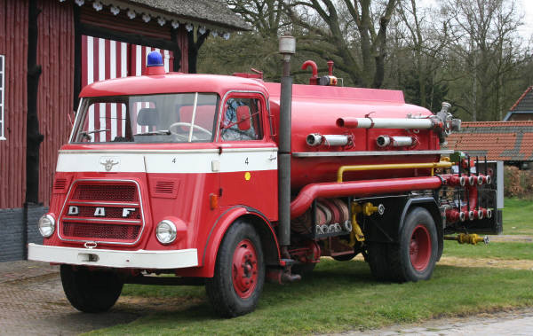 Works fire brigade Shell DAF foam tender