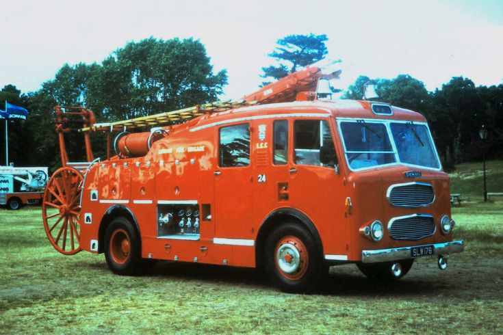 1956 Dennis F101/Dennis Pump Escape