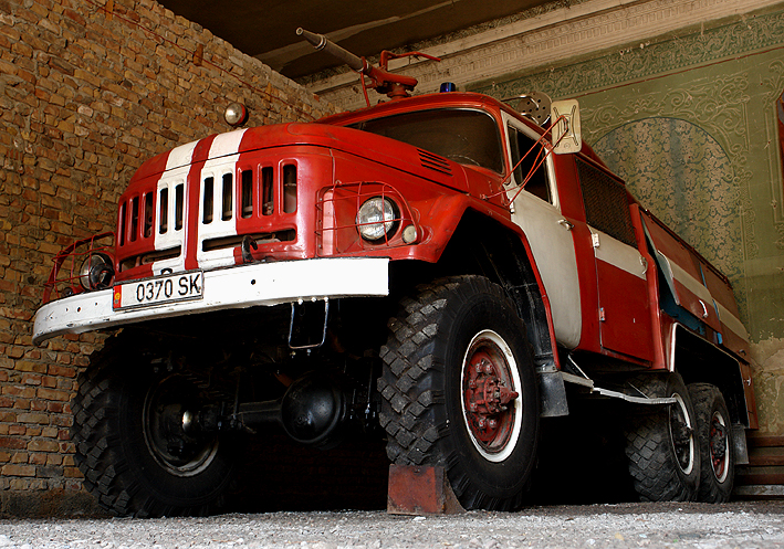 Image of a impressive ZIL pumper in Kyrgyzstan