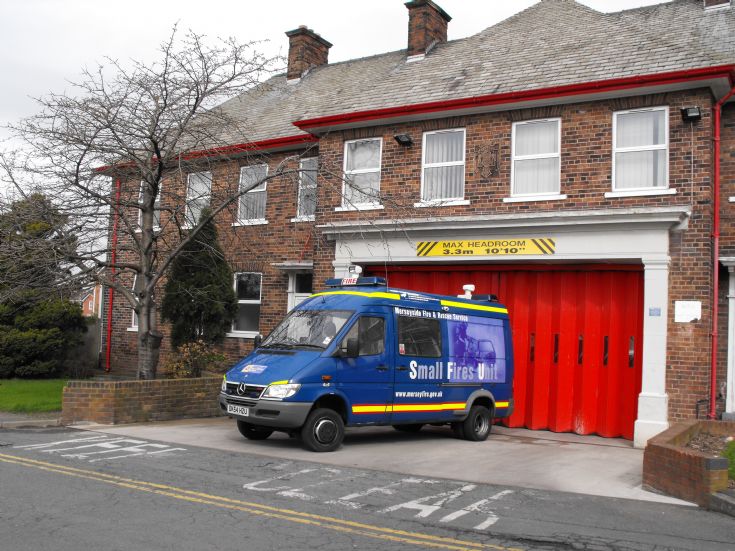 Small Fire unit Merseyside Mercedes 