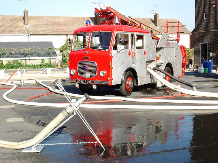 Dennis F28 Fire engine Grays Fire station