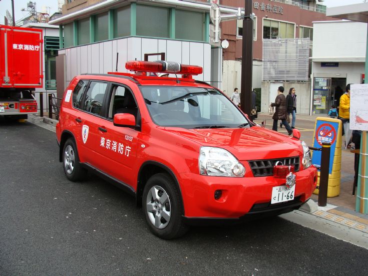 Tokyo Fire Department Nissan Liason vehicle