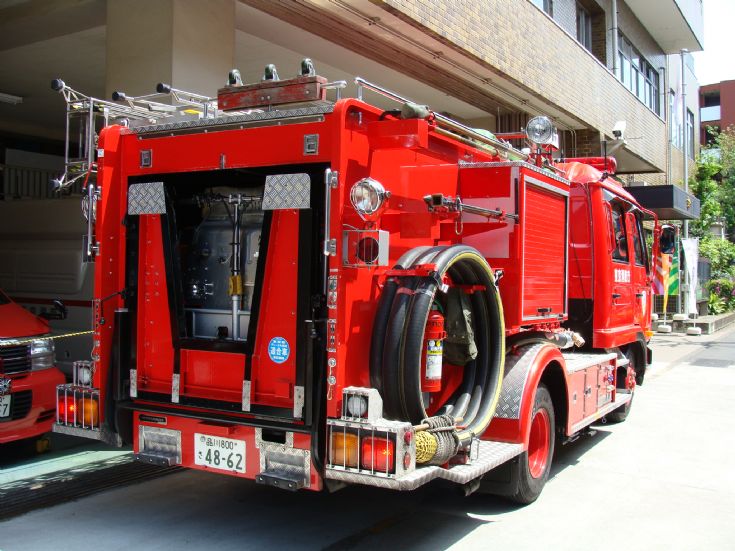Kugahara Fire station Nissan pumper back