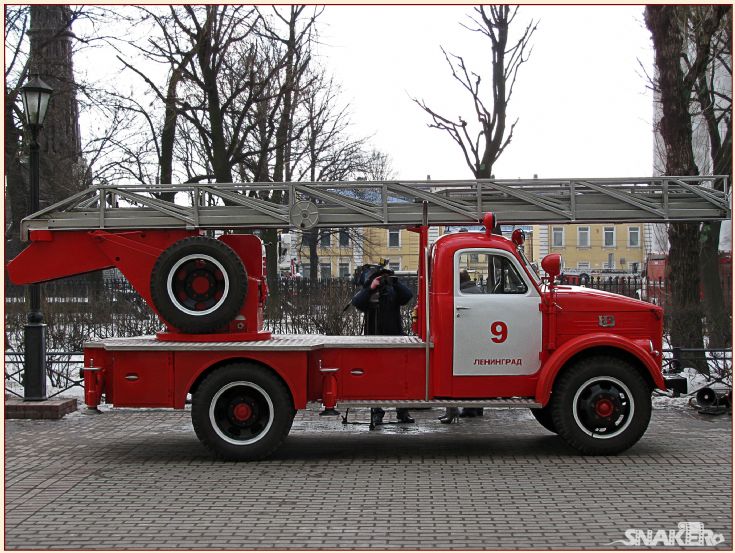 ALG-17 GAZ-51 Turntable ladder