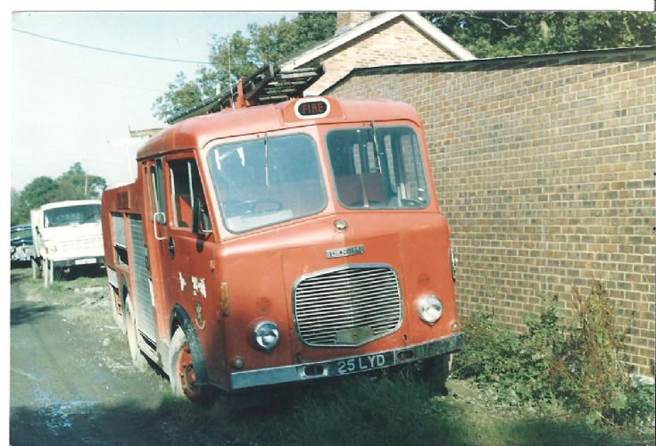 Dennis F28 Ex Somerset Fire Brigade front