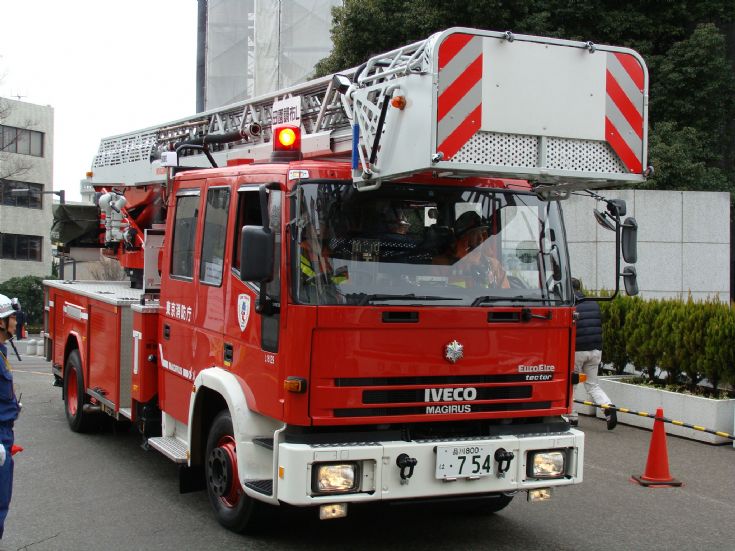 Turntable ladder Iveco Magirus Tokyo 