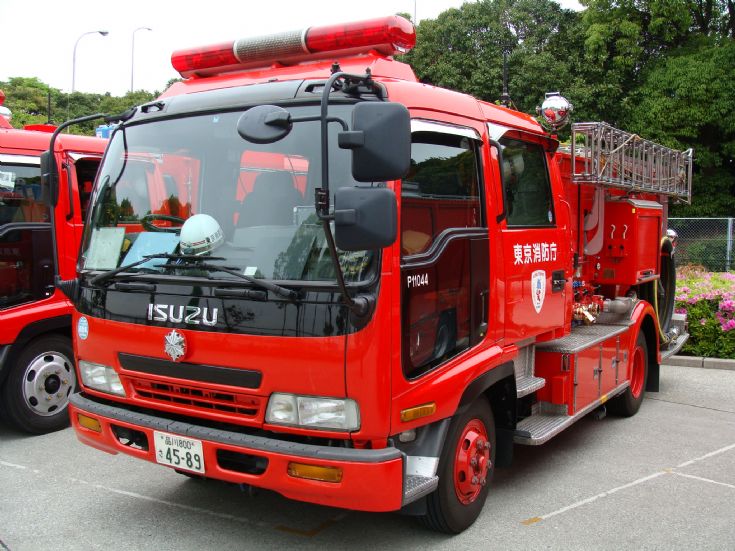 Isuzu pumper Tokyo Fire department 