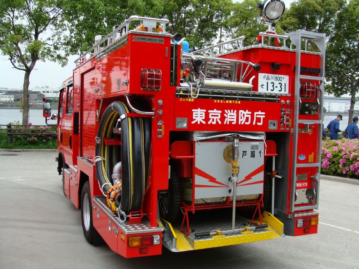 Light pumper Togoshi Fire station