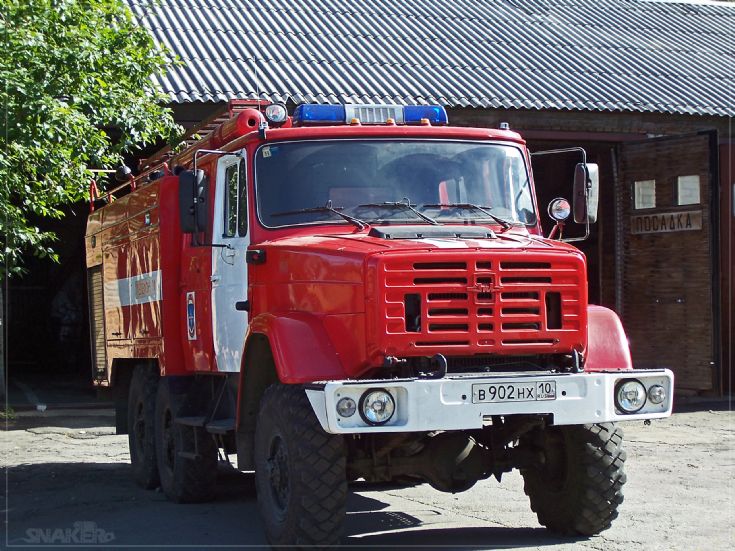 Zil 4334 Fire engine Karhumaki Karelia Russia