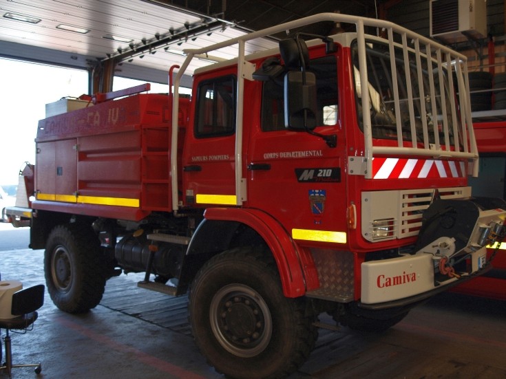 Camiva Renault M210 Cruese France