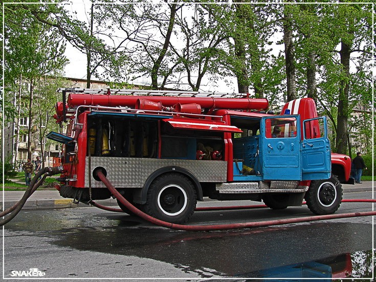 St Petersburg Russia Zil pump in action