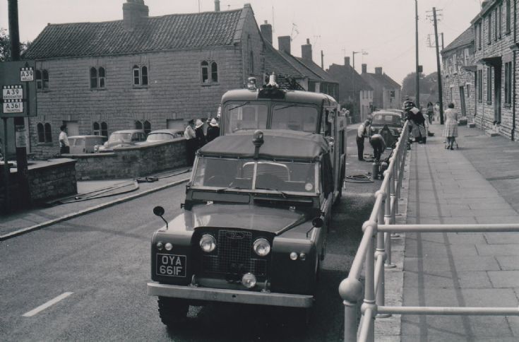 Somerset Dennis F28 and Land Rover Glastonbury