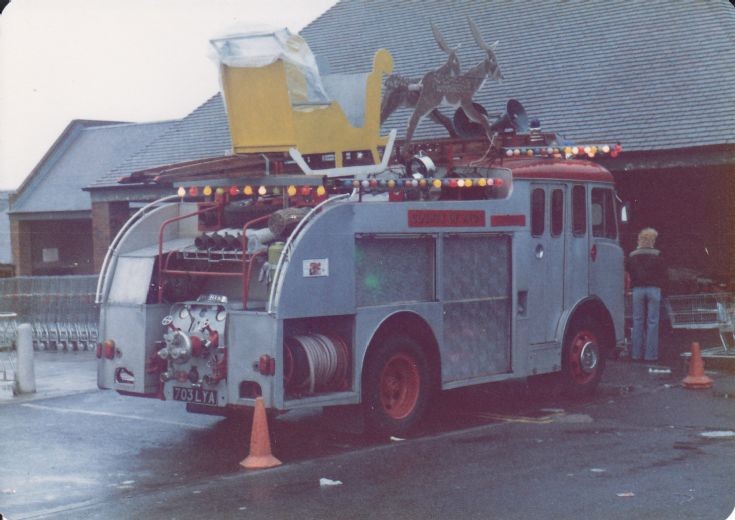 Dennis F28 703LYA in festive mood