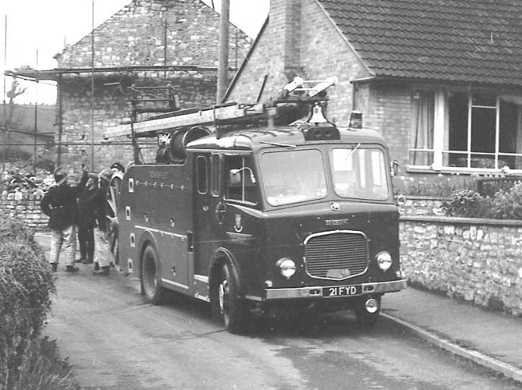 Dennis F28 21FYD Somerset Fire Brigade