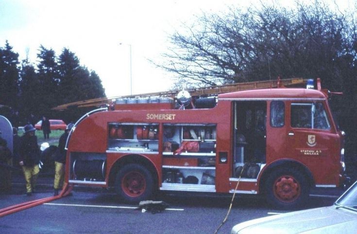 Dennis F25 YYB762 Somerset