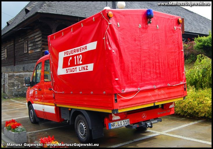 Feuerwehr Linz Mercedes Sprinter back