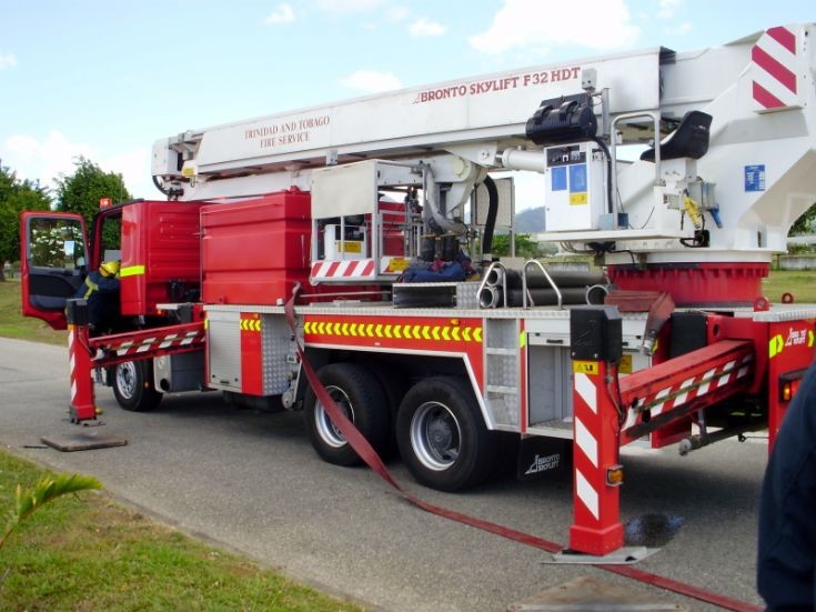 Mercedes Bronto Skylift Trinidad
