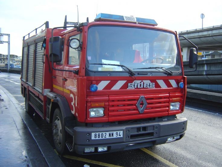 Sapeurs-Pompiers Roissy Airport Paris Renault 