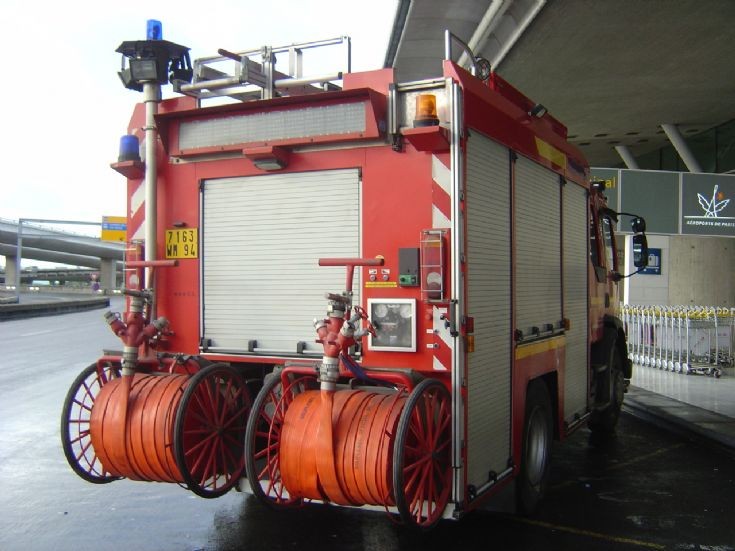 Sapeurs-Pompiers Roissy Airport Paris pump