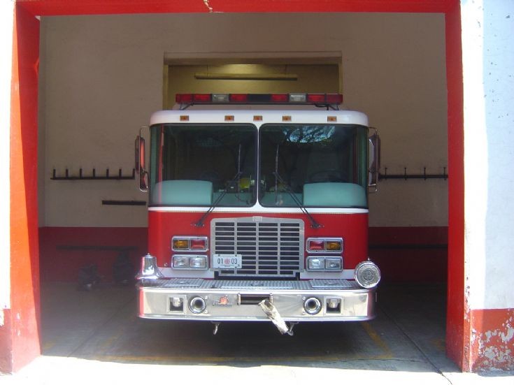Mexico city Cuerpo de bomberos E-one pump