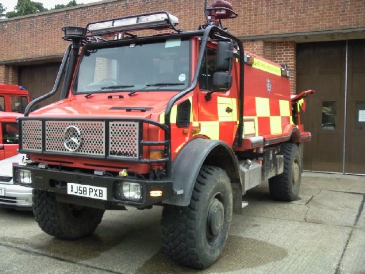 Surrey Unimog AJ58 PXB