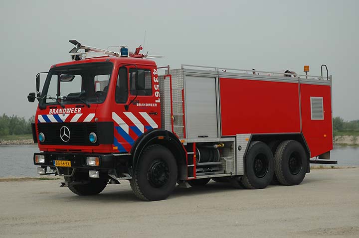 Ochten Mercedes Foam tender