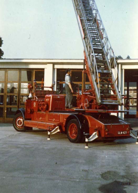 Hull Leyland TL GLW427