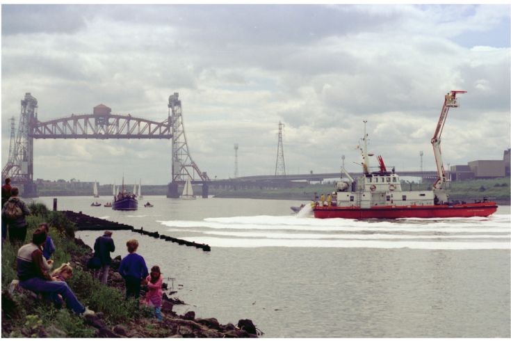 Cleveland Endeavour fire boat