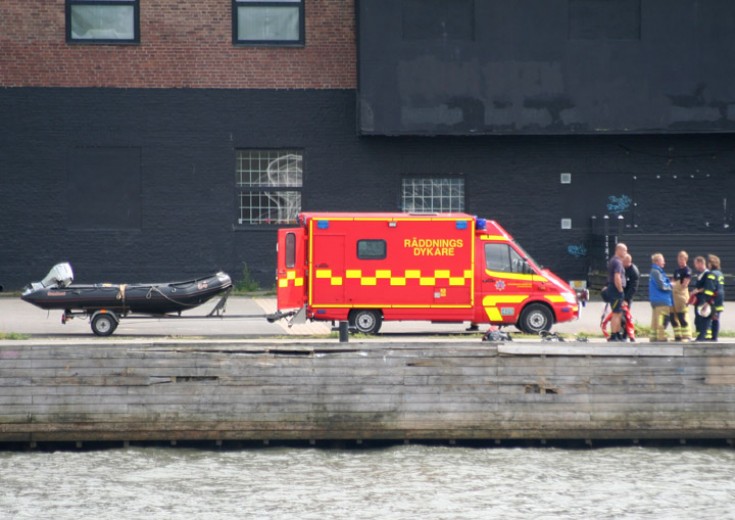 Fire Engines Photos Gothenburg rescue divers at work