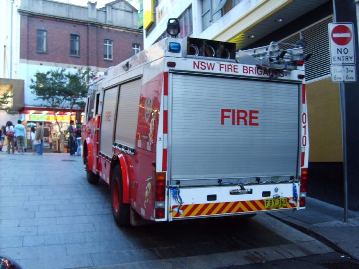 Varley Commander in Sydney - rear