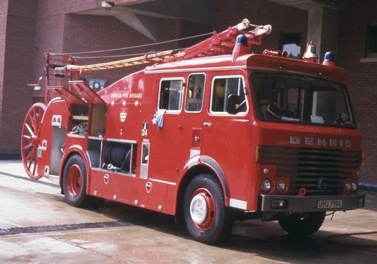 LFB 1983 Dennis