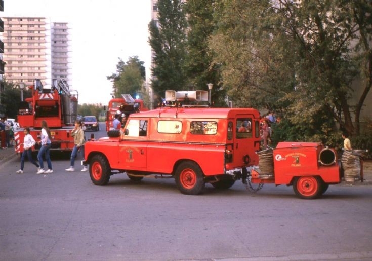 Sapeur Pompiers Colmar Land Rover and trailer