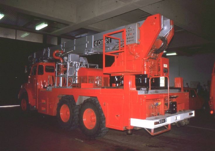 Paris Fire Brigade Saviem Skylift back