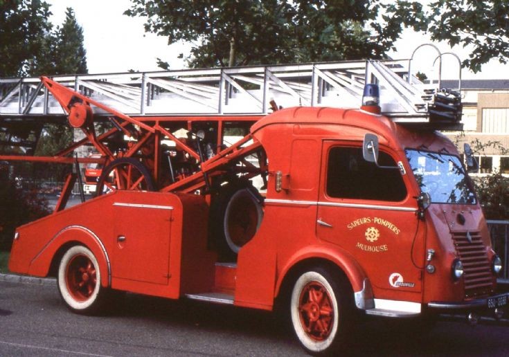 Sapeurs Pompiers Mulhouse 68 Renault 1962 ladder
