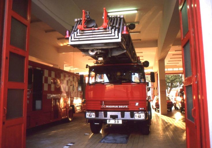 Hong Kong Fire Services F 38 Magirus TTL