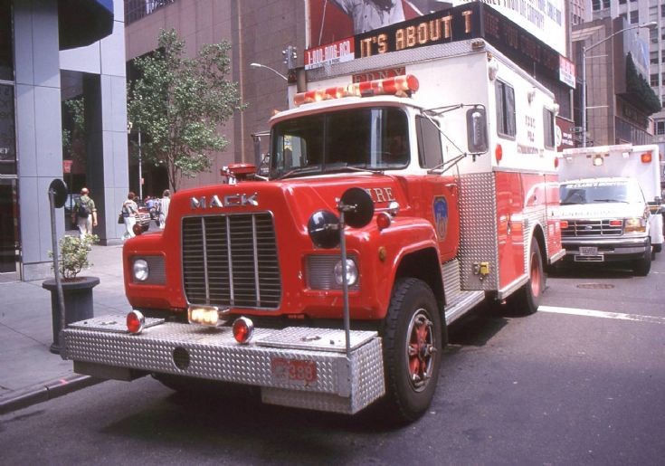 NYFD - 1999 Mack Field Communication