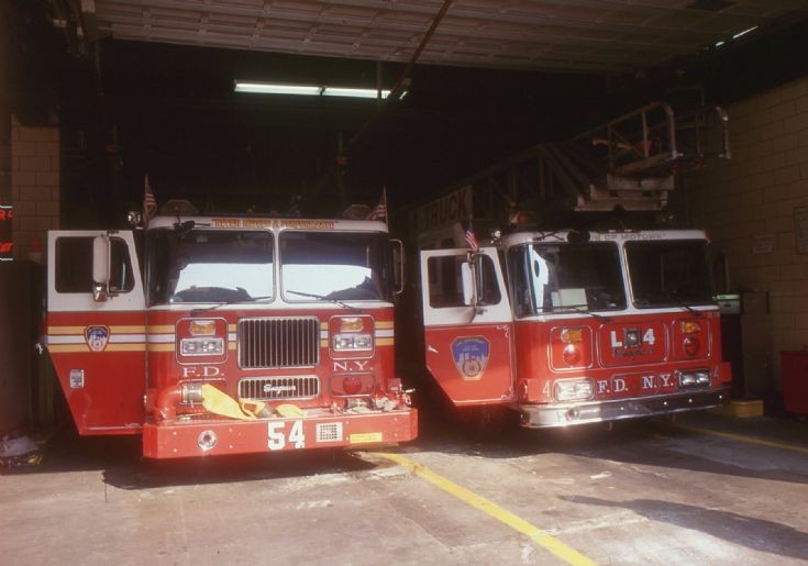 NYFD - 1999 Ladder 4 engine 54