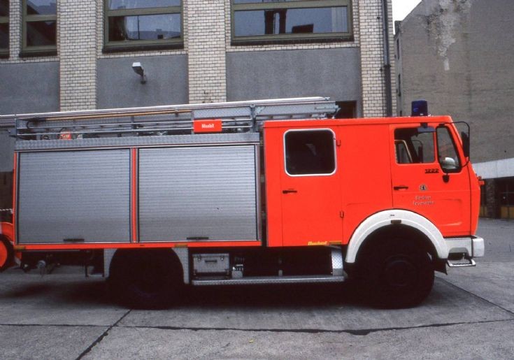 Fire Department Berlin Mercedes-Benz pump