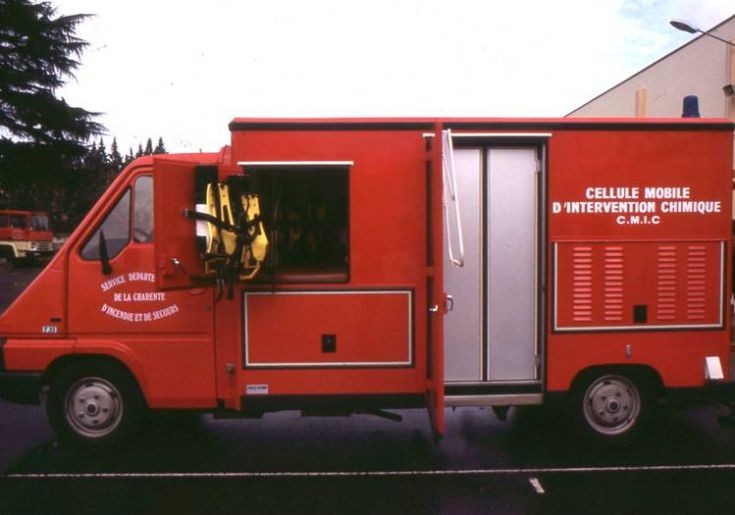 Angouleme 16 Renault Master HazMat