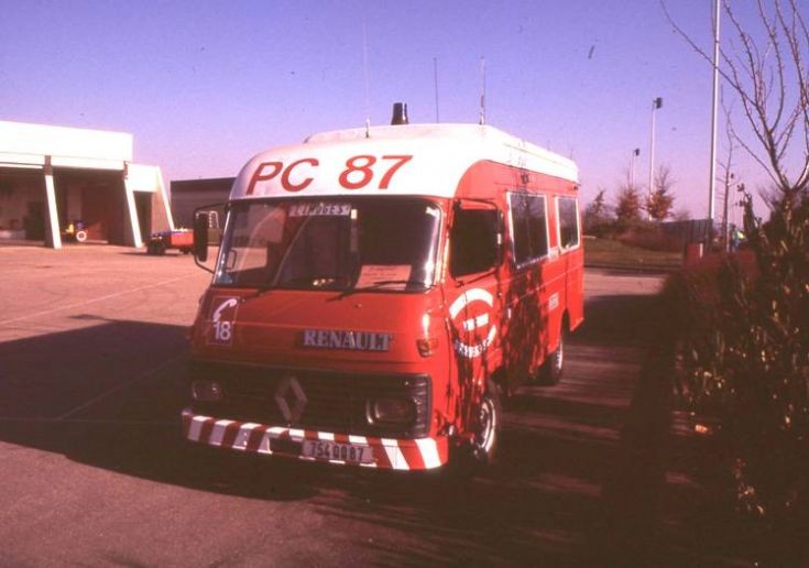 Sapeurs Pompiers Limoges Renault Command van