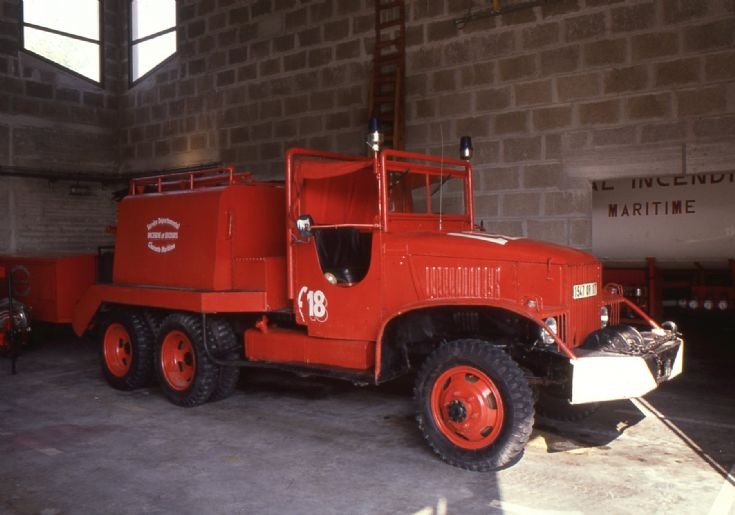 Sapeurs Pompiers Saintes 17 GMC Forest fire