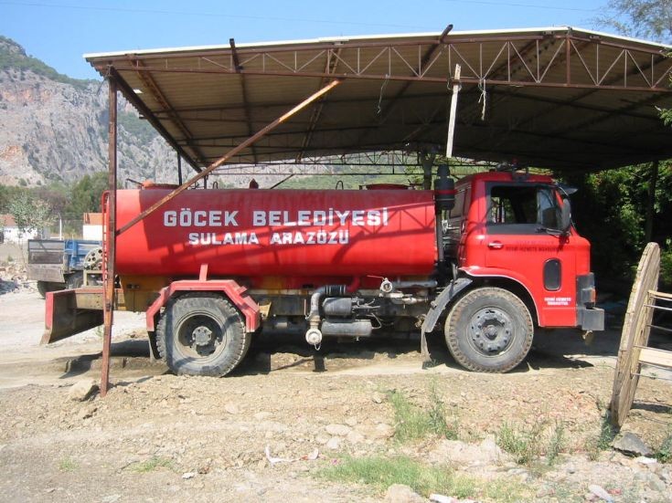 Turkish water tanker Ford Gocek 