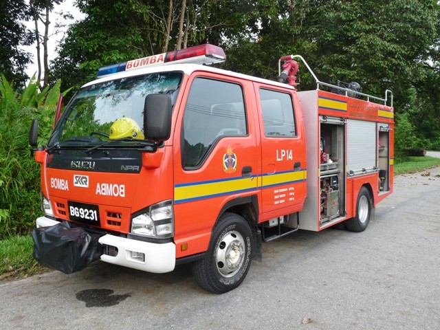 2006 Isuzu NPR/SK Fire LP14 Brunei
