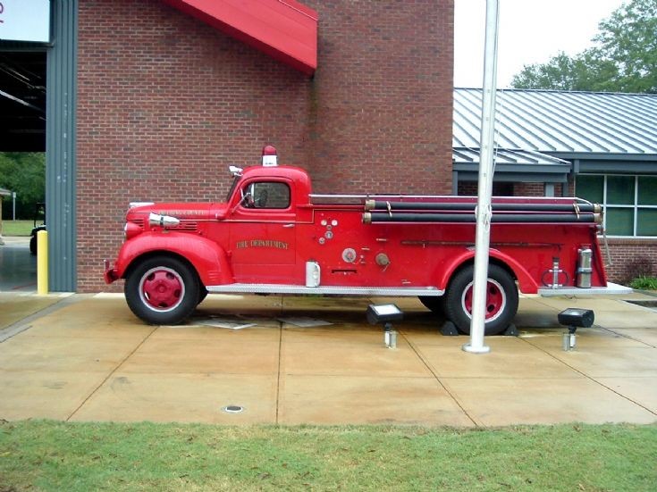 Paulding County FD old Dodge Pumper