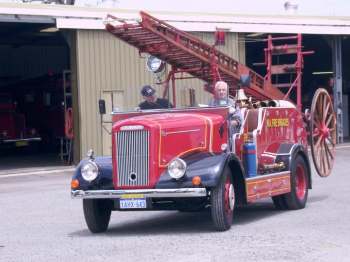 Dennis 1952 Wheeled Escape