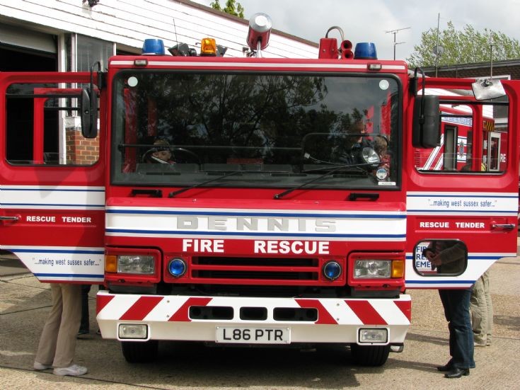 West Sussex Rescue Tender - Dennis L86PTR