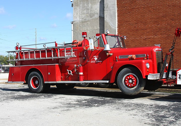 1959 Ward LaFrance Old Timer.