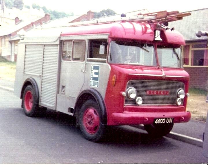 Bedford J HCB Angus WrT 4400 UN